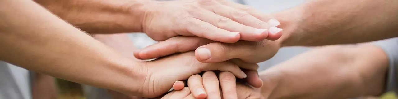 Viele Hände schaffen Zusammenhalt